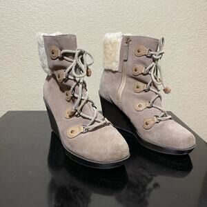 COLE Haan Waterproof‎ Sherpa Lined Size 6.5 Booties